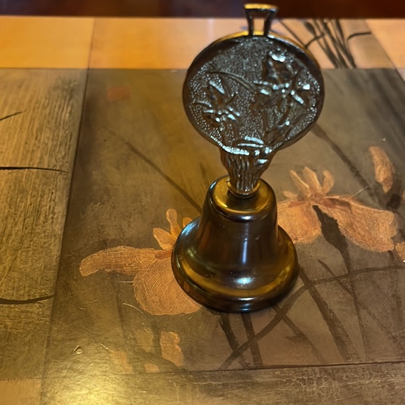 Vintage Vancouver, Canada Expo 86 gold collectors souvenir bell - Picture 3 of 6